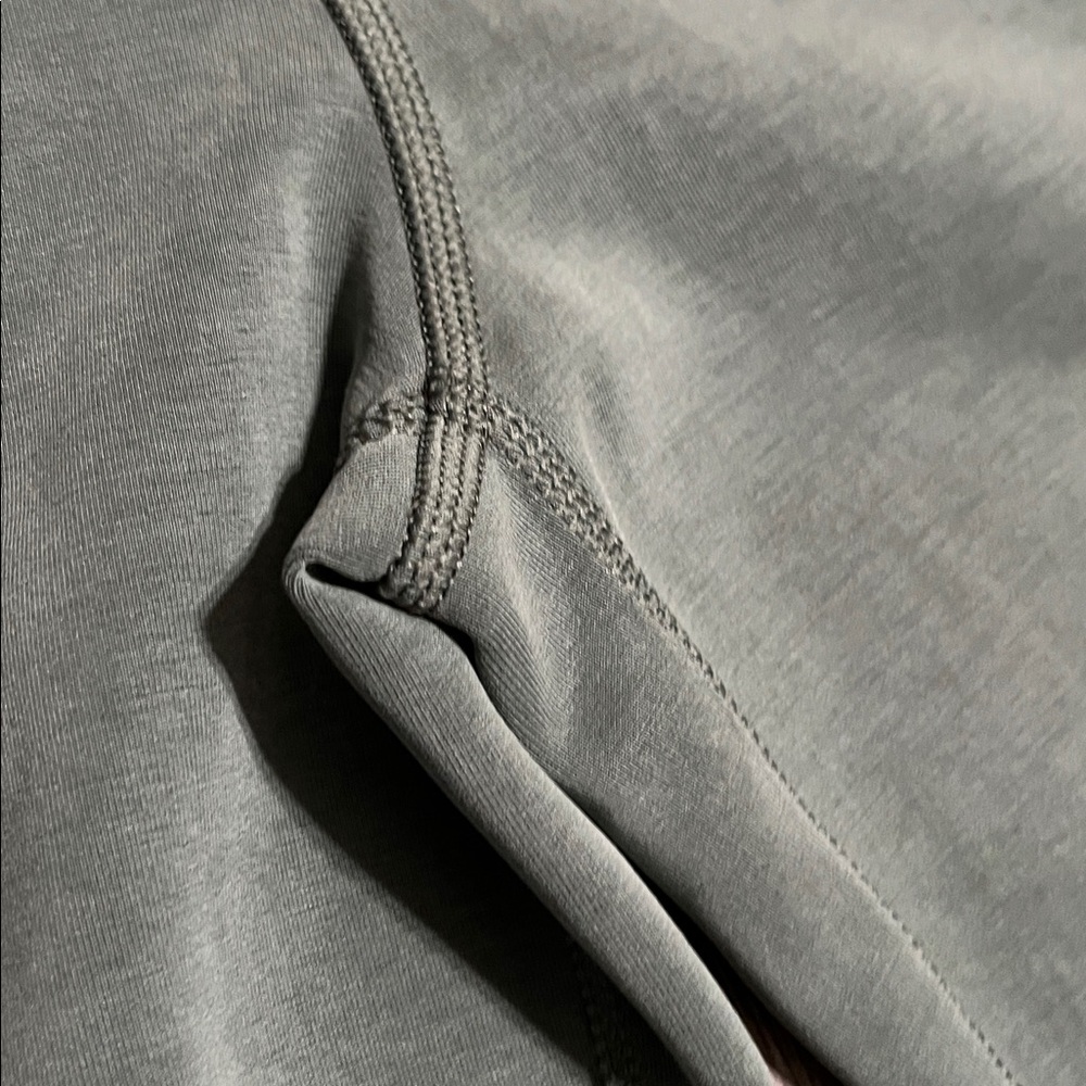 Lululemon Softstreme High-Rise Pant
Smoked Spruce Size 0 - Picture 4 of 7
